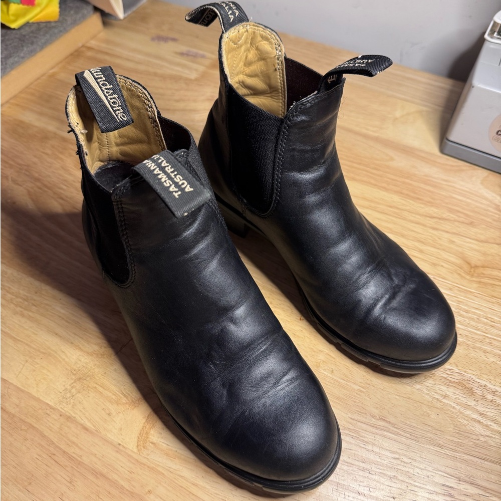 BLUNDSTONE WOMEN'S SERIES #1671 CHELSEA BOOTS